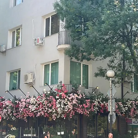 The Heart Of Old Апартаменты *